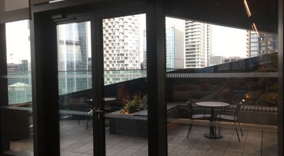 Lounge with super view on Canary Wharf