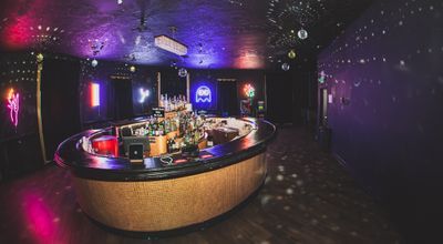 Funky Retro Bar & Lounge
