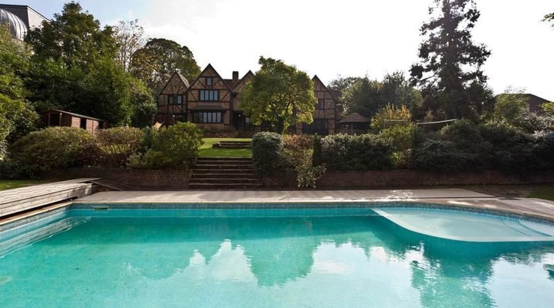 Large London period house, grounds and pool
